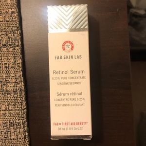 NWT RETINOL SERUM